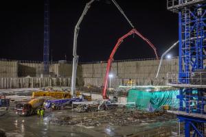 Night shift in the  Unit 5 excavation pit. Photo: Paks II. Ltd. / Kövi Gergely Péter